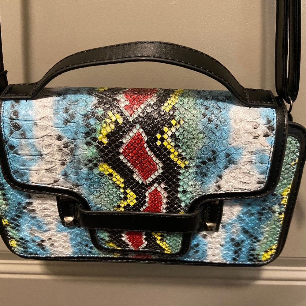 Faux Snakeskin Bag BLACK.